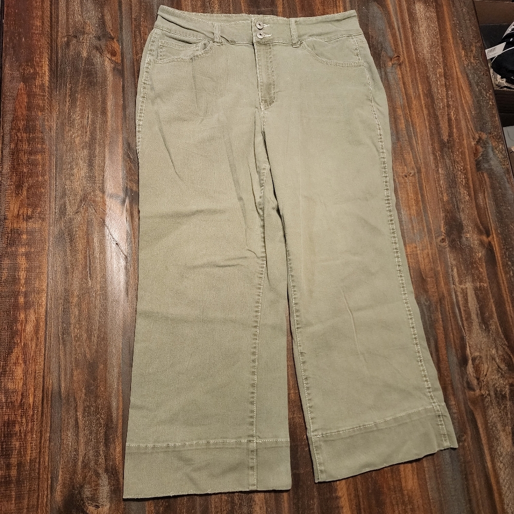 Time and Tru Army Green Crop Jeans